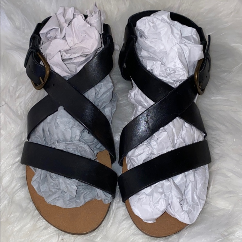 Strappy flat sandals